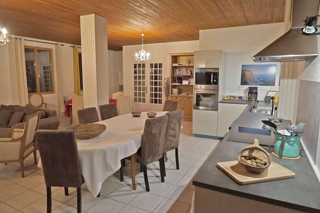 Cuisine équipée Gite limagne Allier